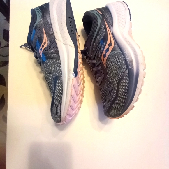 Womens NEW formfit SAUCONY Omni. ISO - Picture 5 of 7